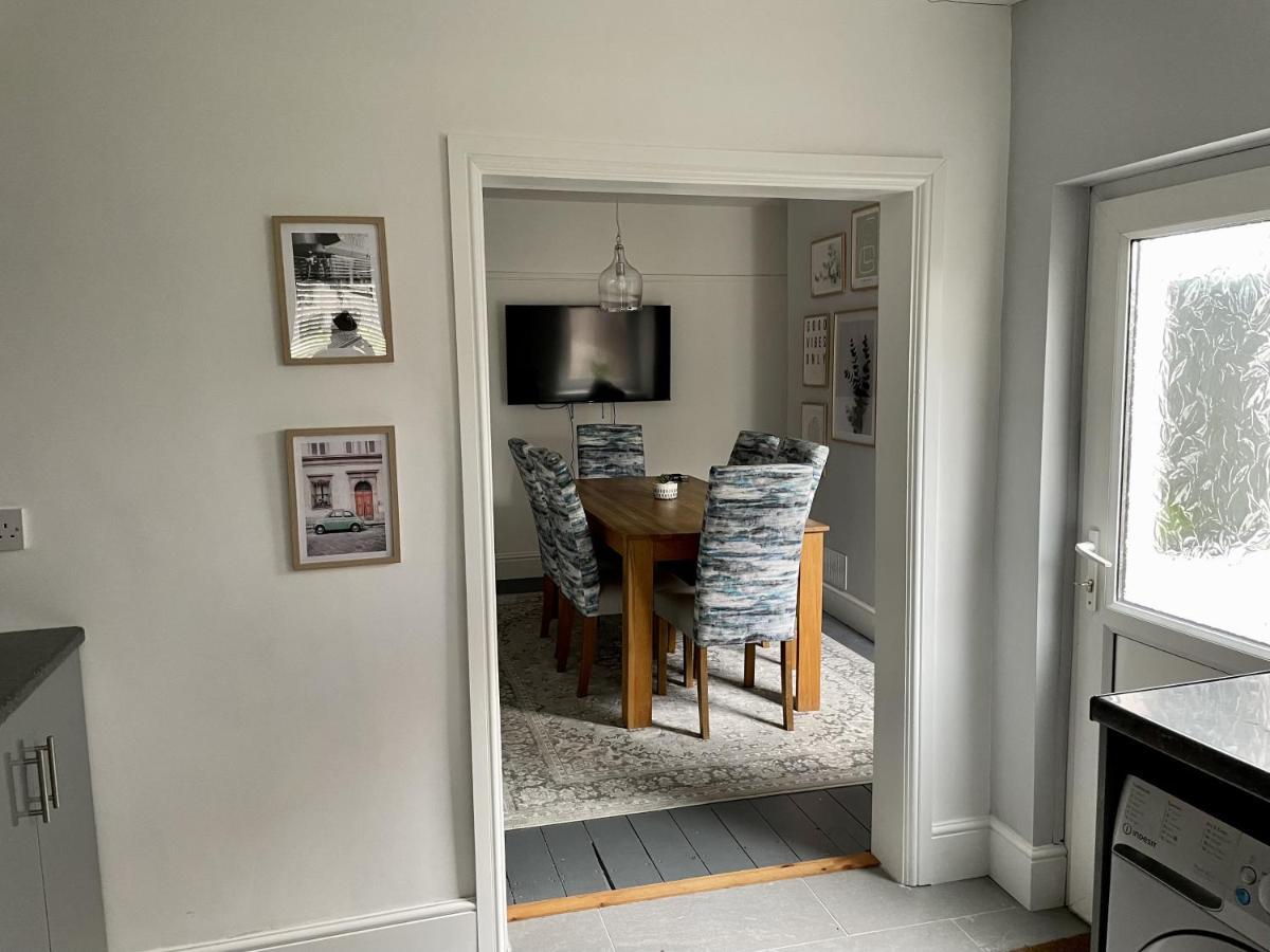 Modernised In The Heart Of Sketty Holiday home Swansea
